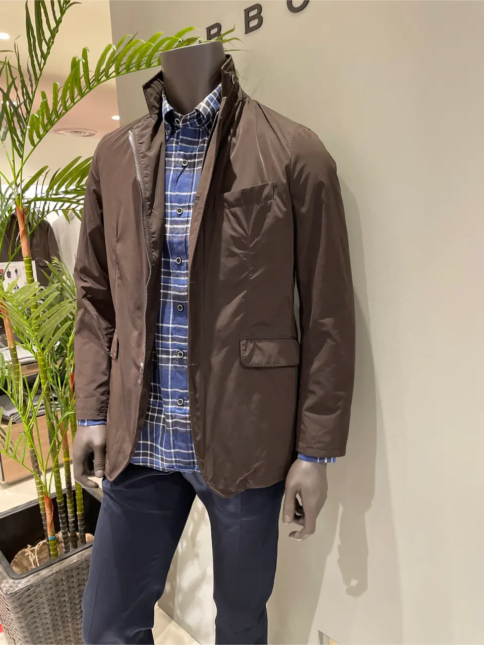 JOSEPH ABBOUD 伊津野 コーディネート画像