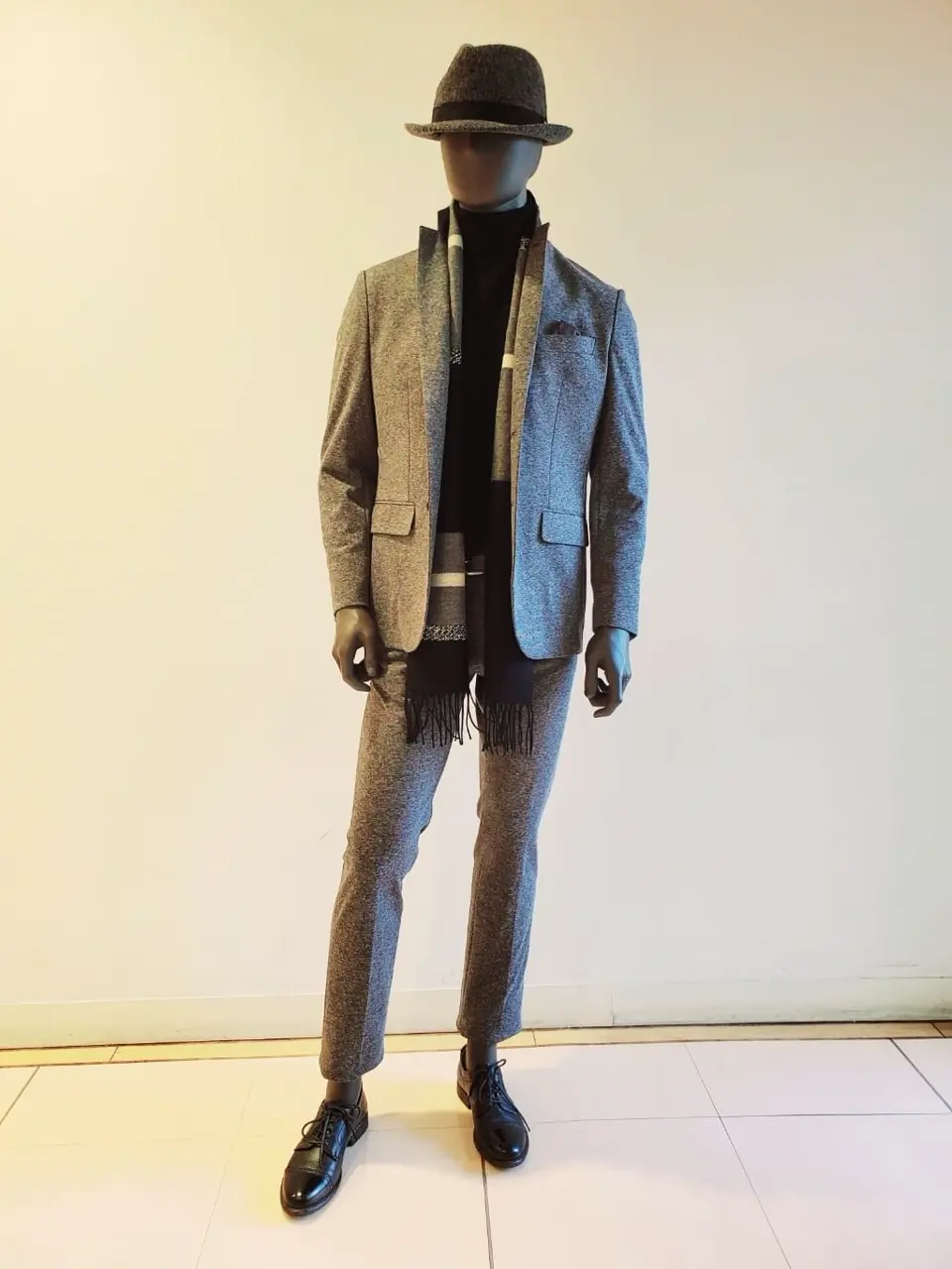 JOSEPH ABBOUD 亀井 コーディネート画像