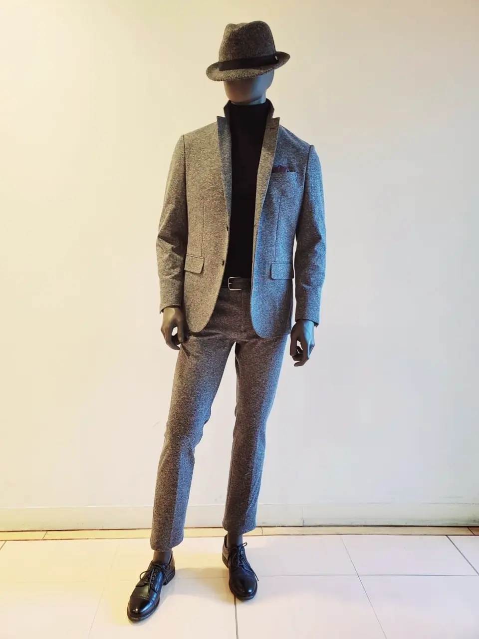 JOSEPH ABBOUD 亀井 コーディネート画像