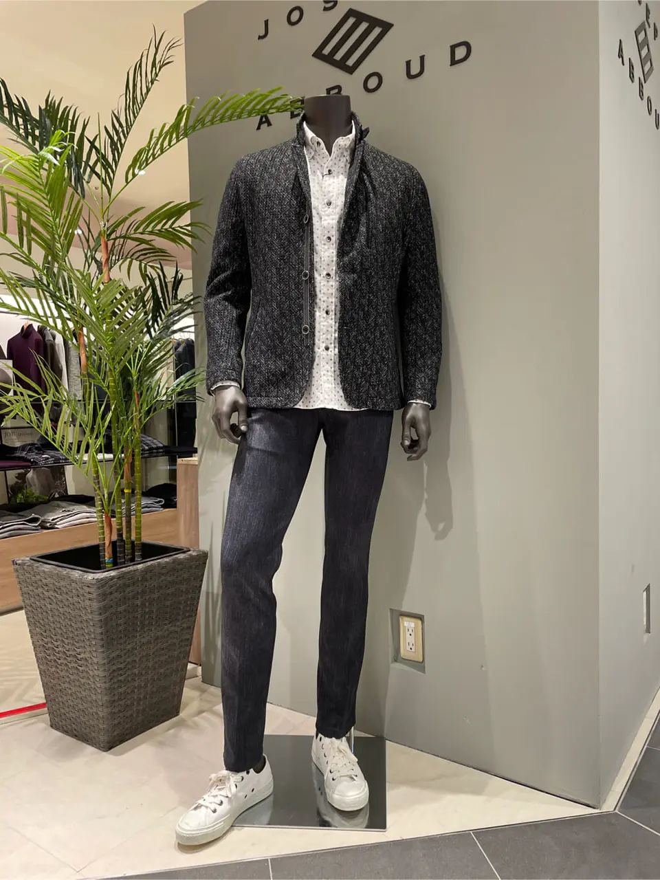 JOSEPH ABBOUD 伊津野 コーディネート画像