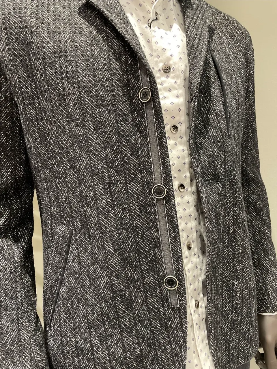 JOSEPH ABBOUD 伊津野 コーディネート画像