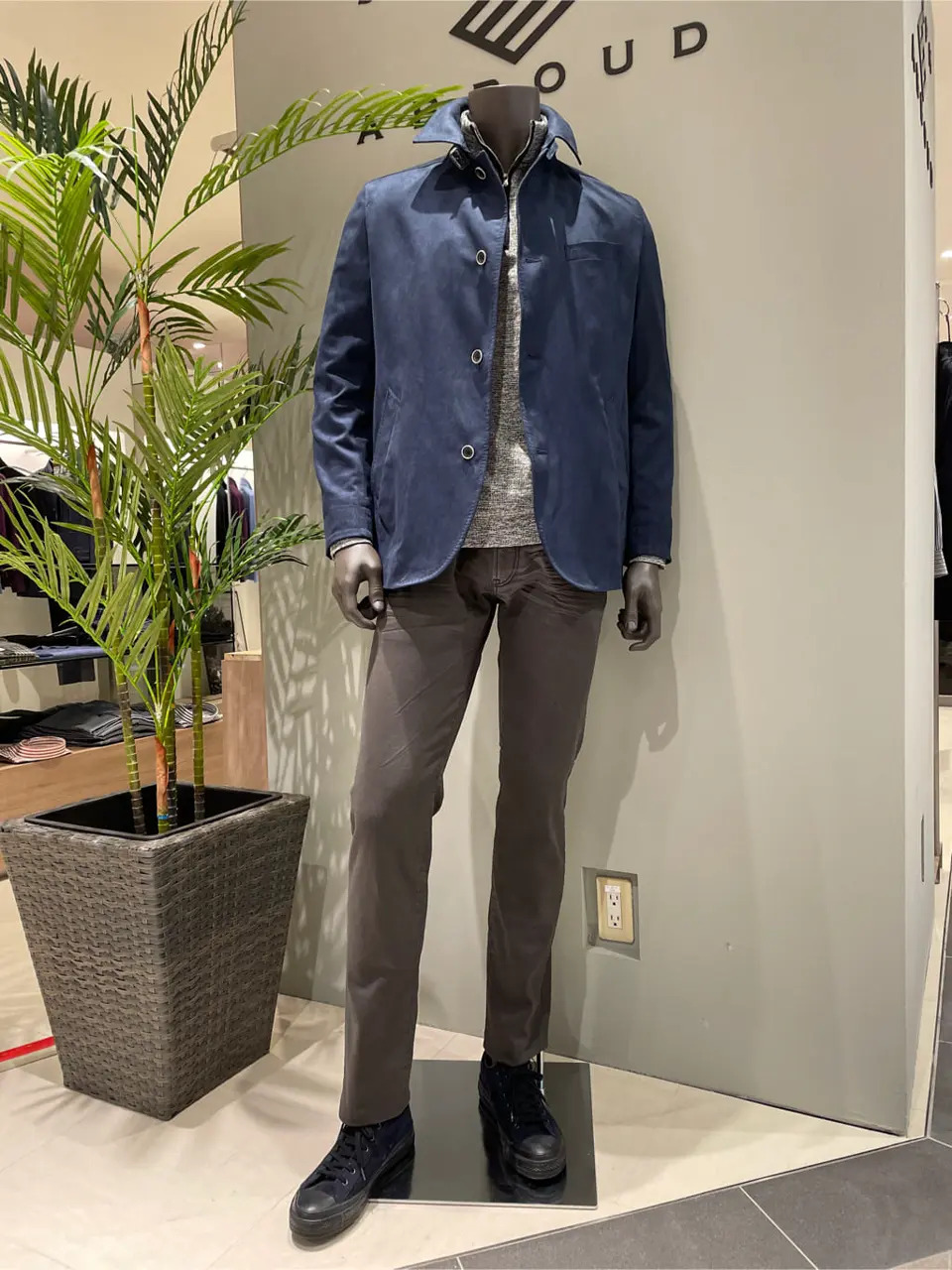 JOSEPH ABBOUD 伊津野 コーディネート画像