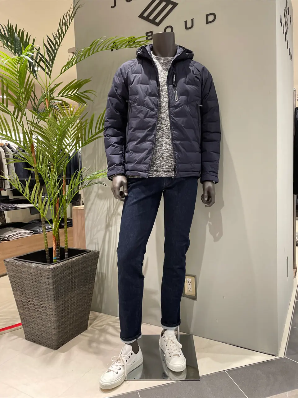 JOSEPH ABBOUD 伊津野 コーディネート画像