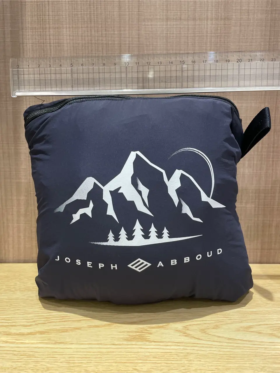 JOSEPH ABBOUD 伊津野 コーディネート画像