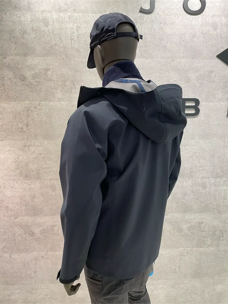 JOSEPH ABBOUD 東　 コーディネート画像