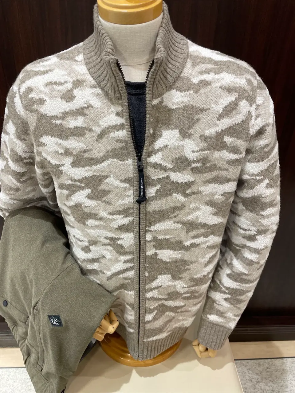 JOSEPH ABBOUD 松山 コーディネート画像