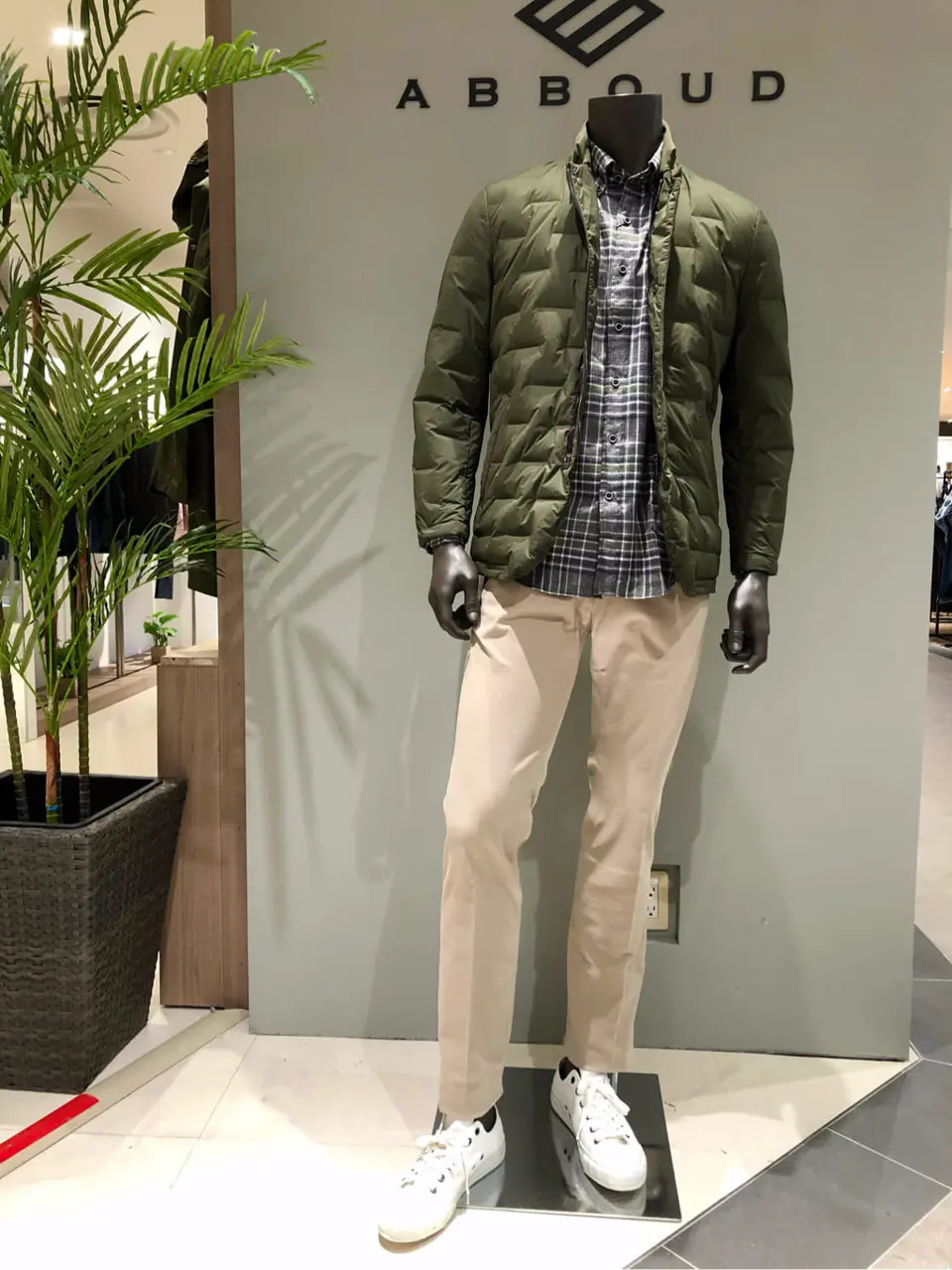 JOSEPH ABBOUD 川田 コーディネート画像