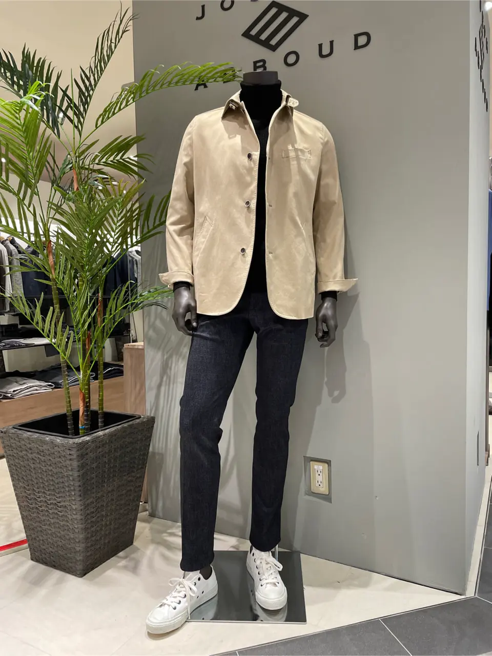 JOSEPH ABBOUD 伊津野 コーディネート画像