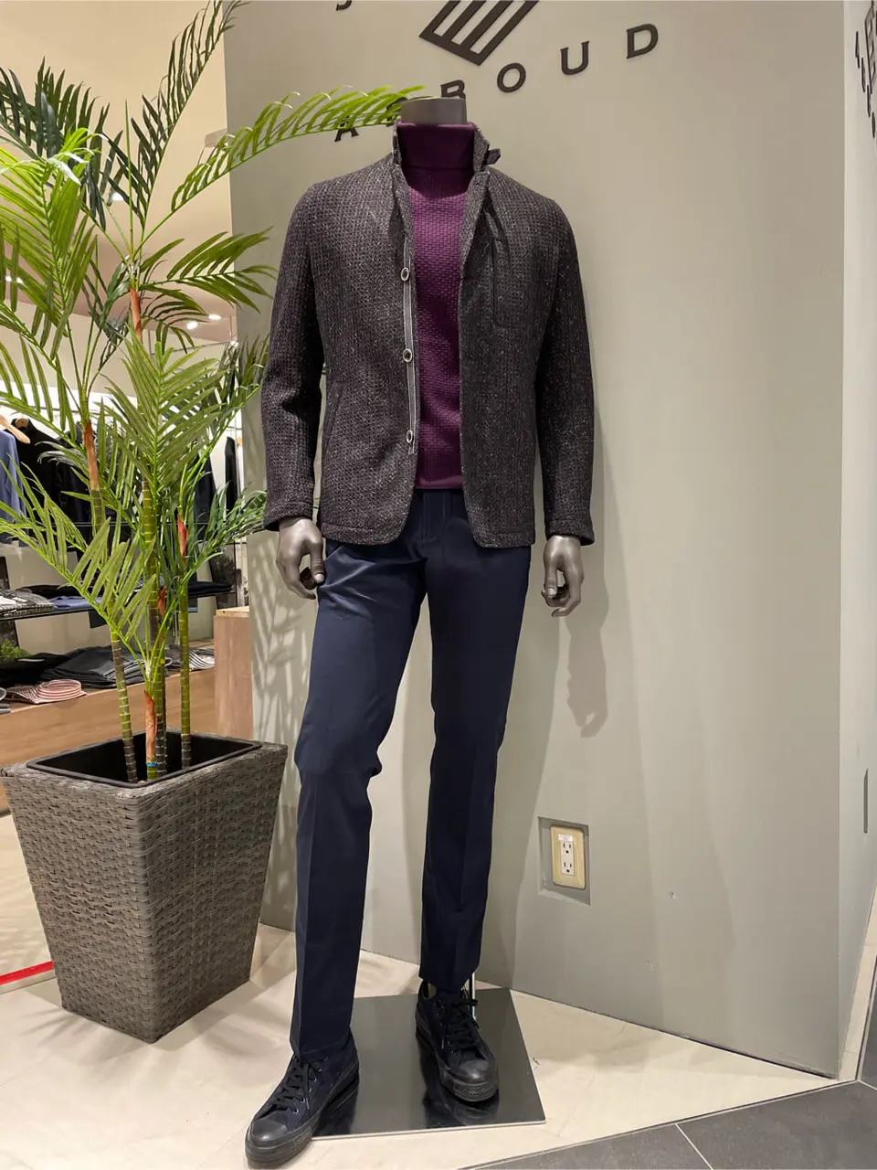 JOSEPH ABBOUD 伊津野 コーディネート画像