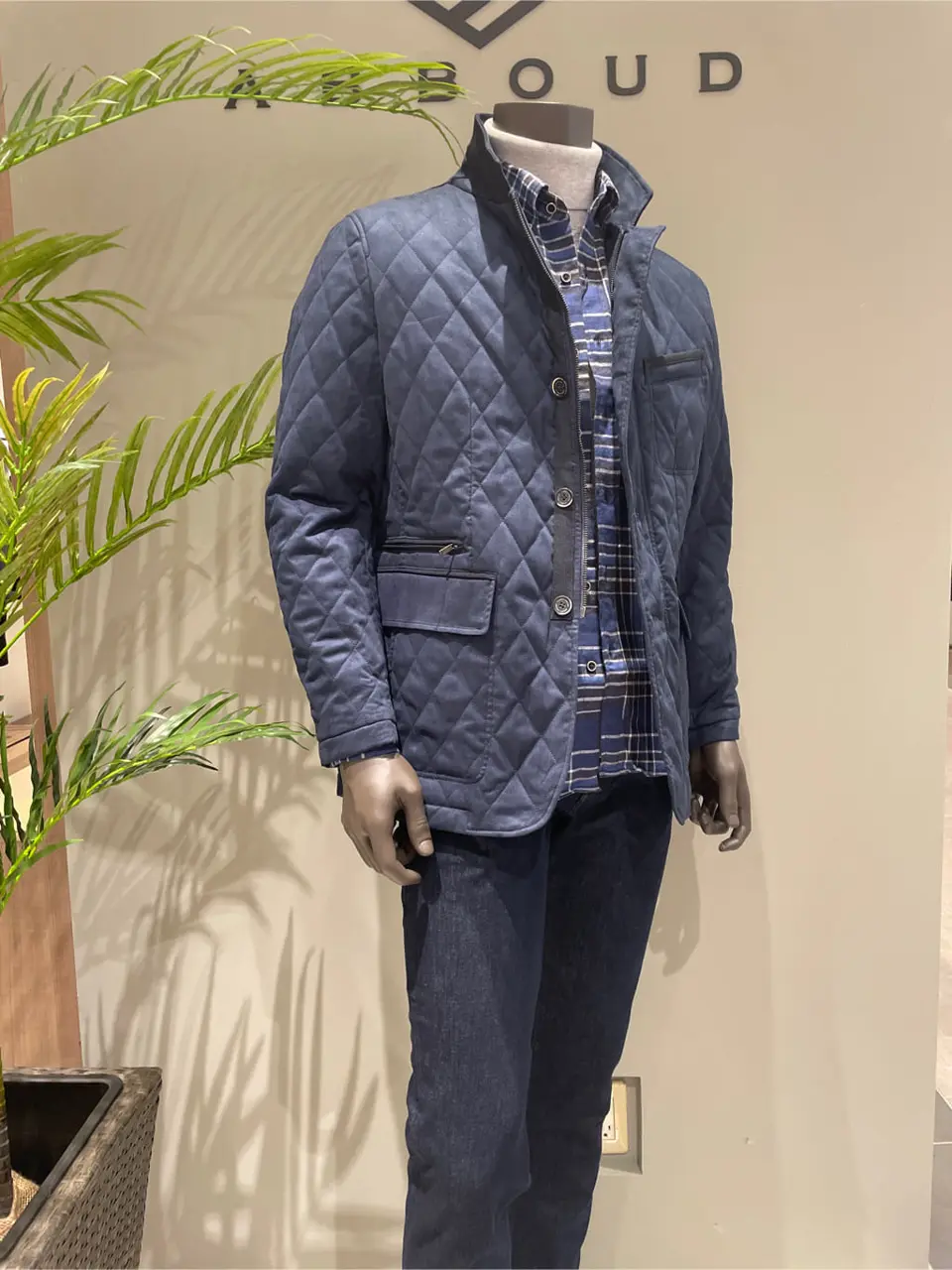 JOSEPH ABBOUD 伊津野 コーディネート画像