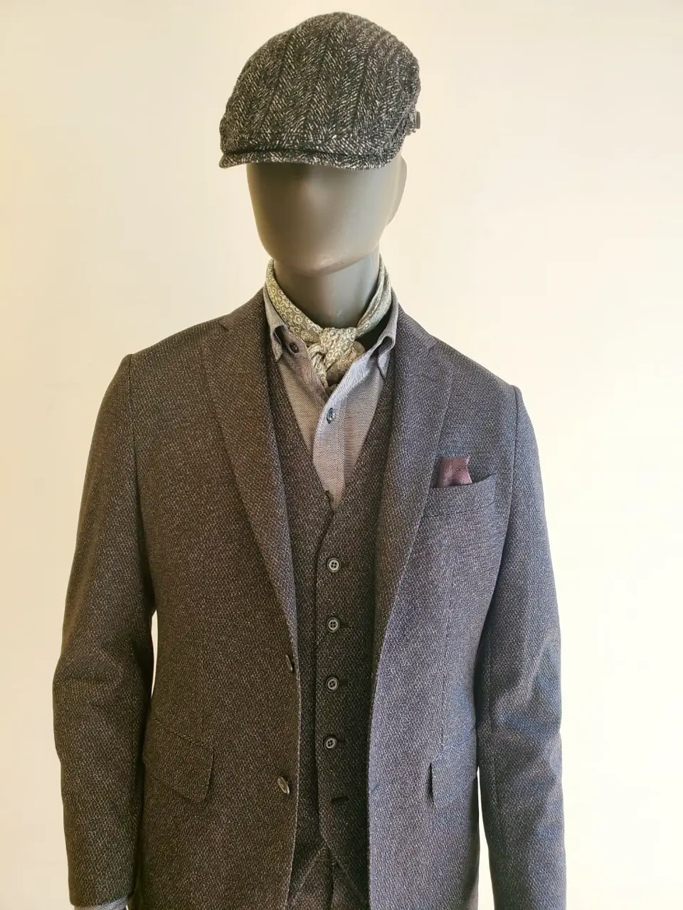 JOSEPH ABBOUD 亀井 コーディネート画像