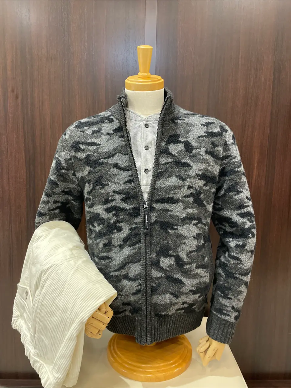 JOSEPH ABBOUD 松山 コーディネート画像