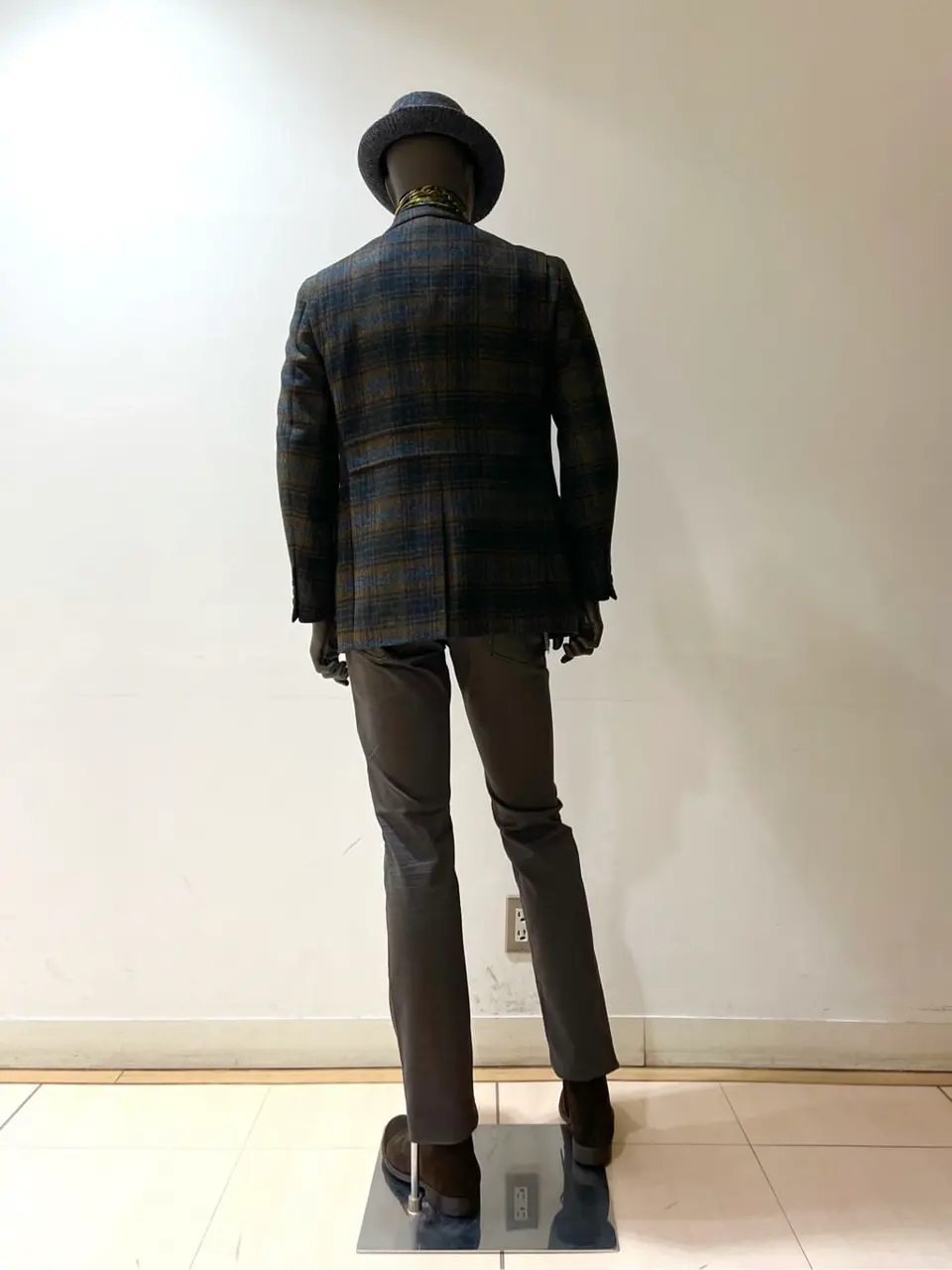 JOSEPH ABBOUD 金本 コーディネート画像