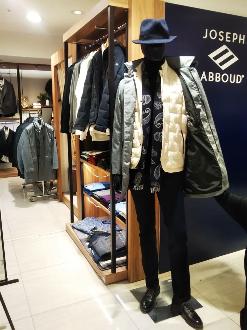 JOSEPH ABBOUD 鈴木 コーディネート画像