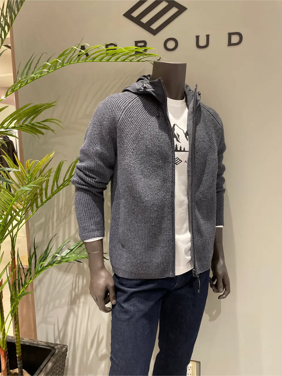 JOSEPH ABBOUD 伊津野 コーディネート画像