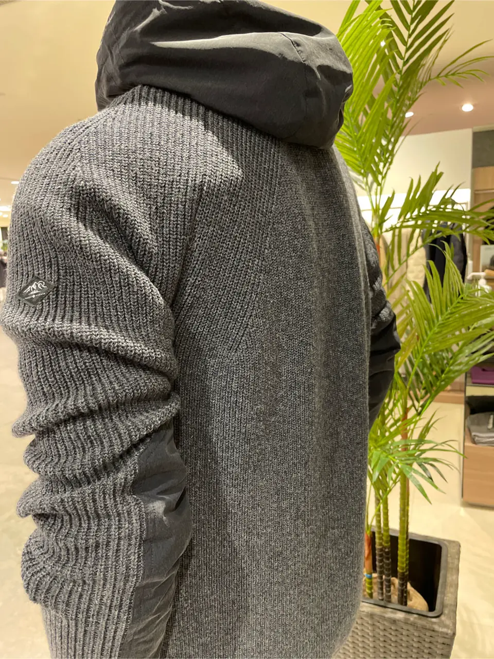 JOSEPH ABBOUD 伊津野 コーディネート画像