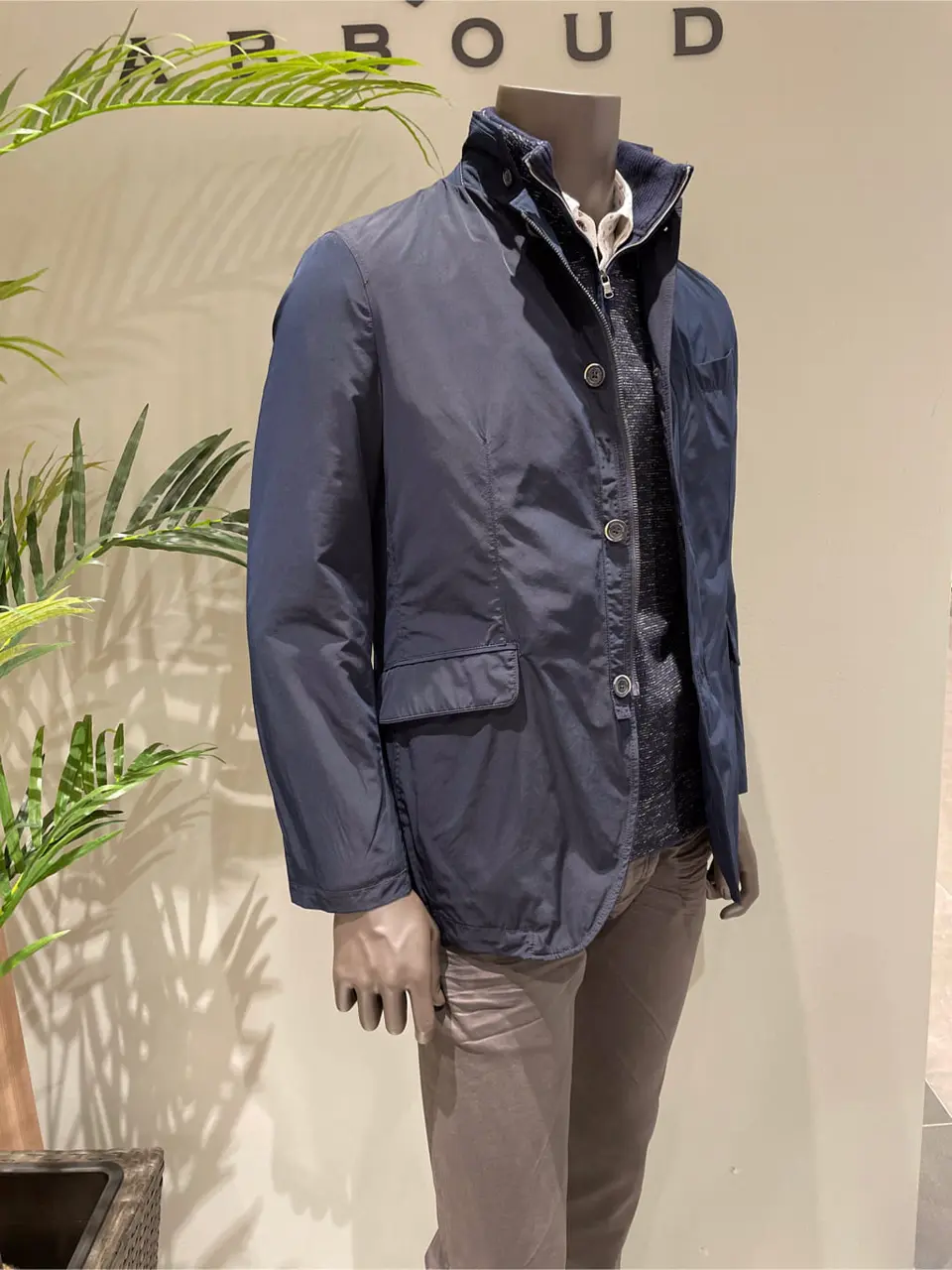 JOSEPH ABBOUD 伊津野 コーディネート画像