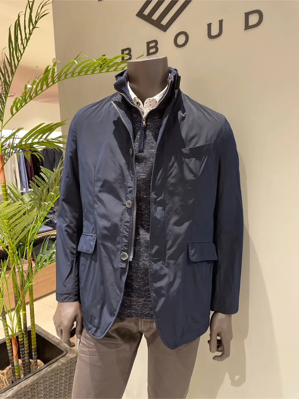 JOSEPH ABBOUD 伊津野 コーディネート画像