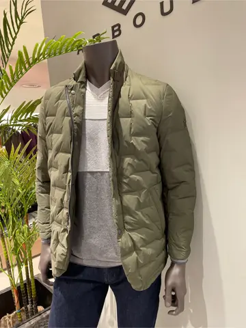 JOSEPH ABBOUD 伊津野 コーディネート画像