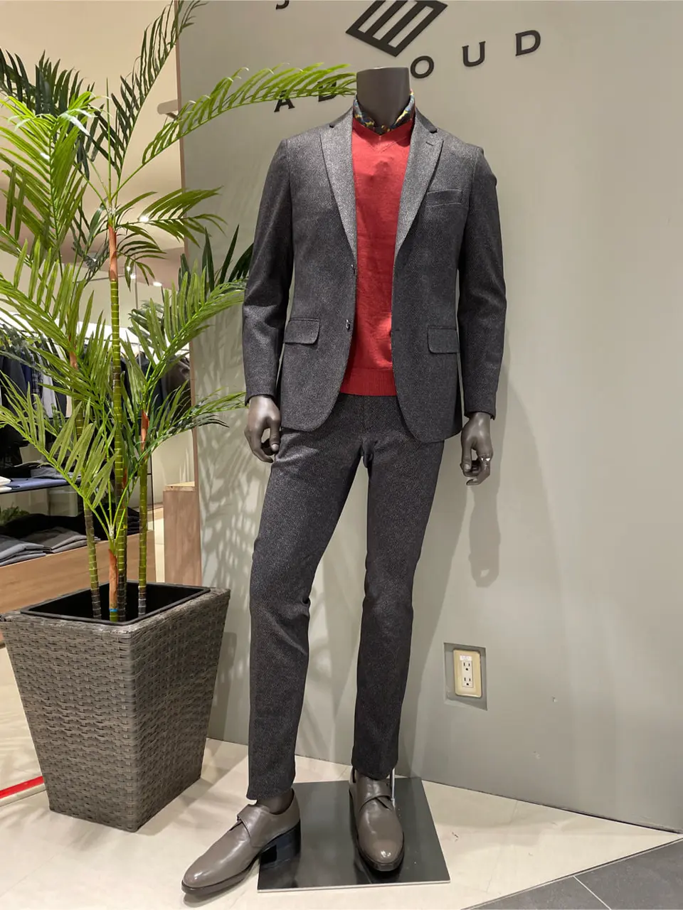 JOSEPH ABBOUD 伊津野 コーディネート画像