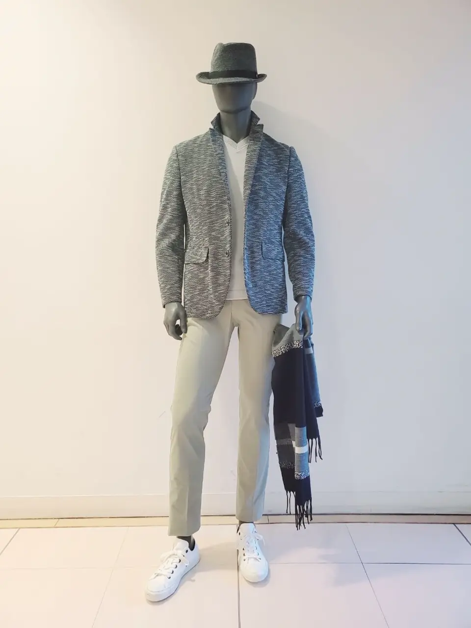 JOSEPH ABBOUD 亀井 コーディネート画像