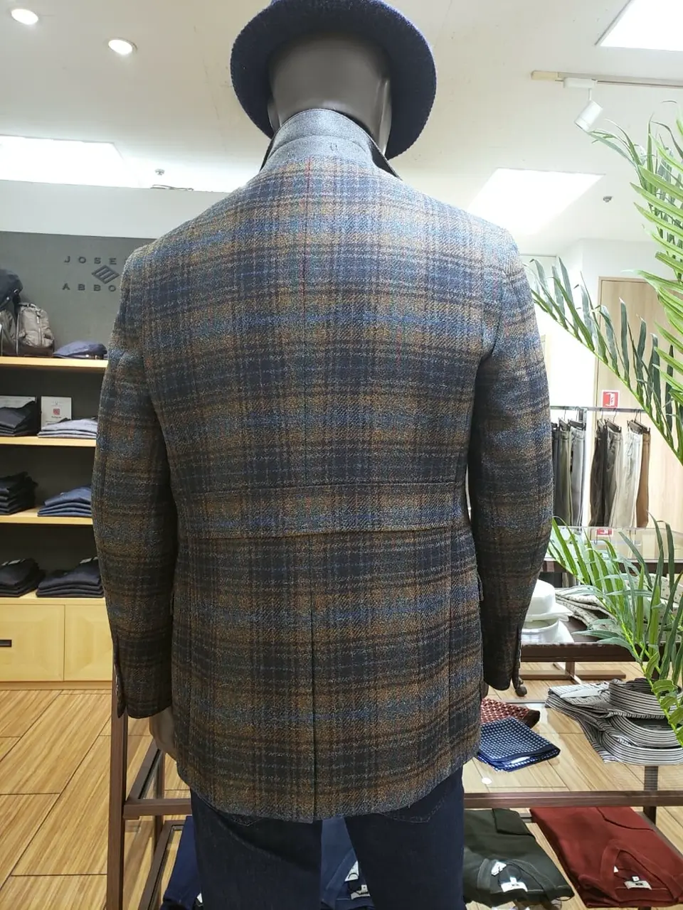 JOSEPH ABBOUD 中西 コーディネート画像