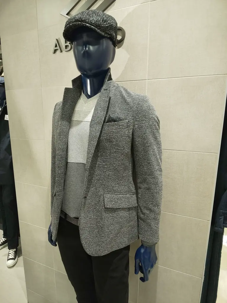 JOSEPH ABBOUD 吉川 コーディネート画像