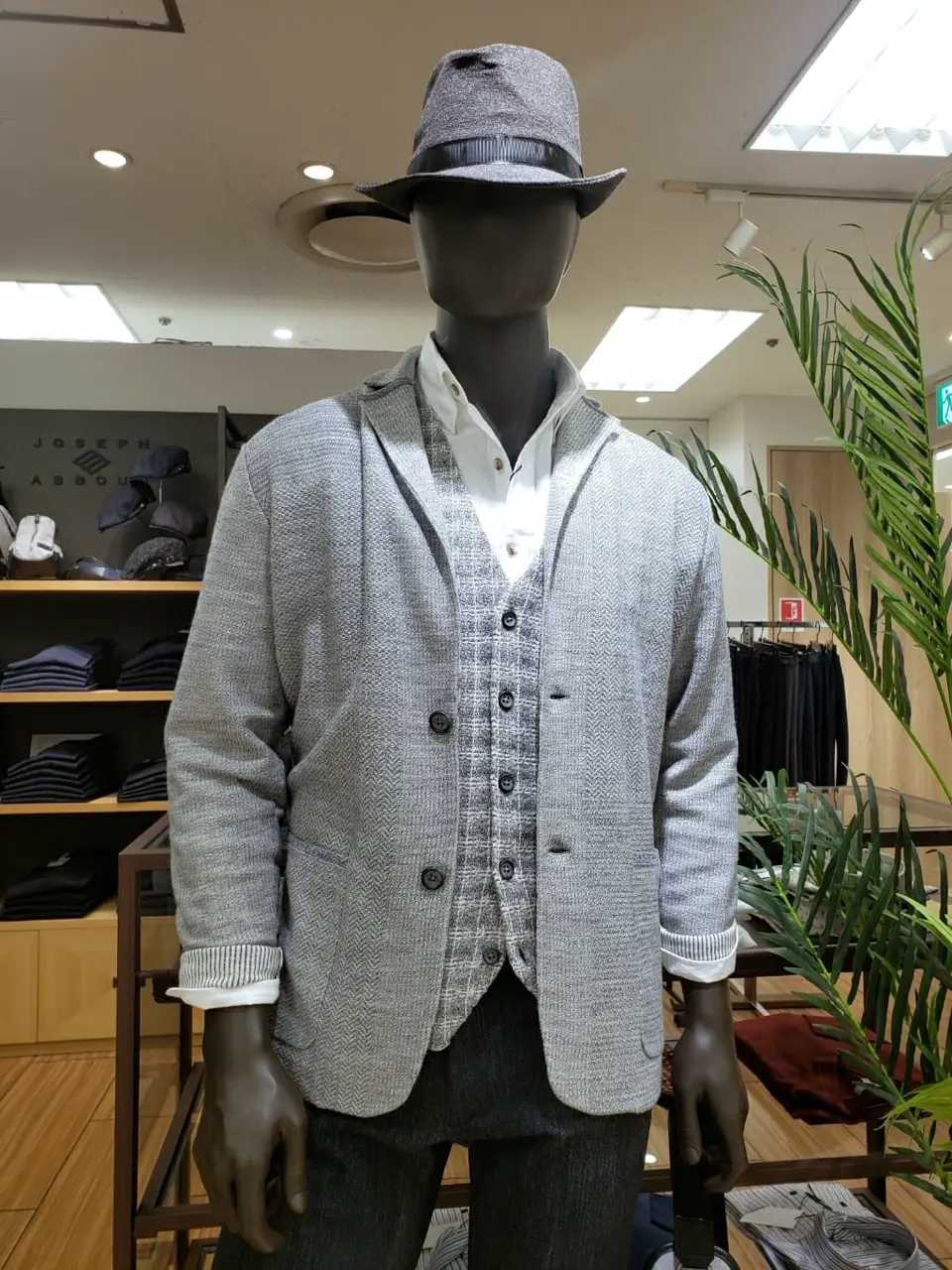 JOSEPH ABBOUD 中西 コーディネート画像