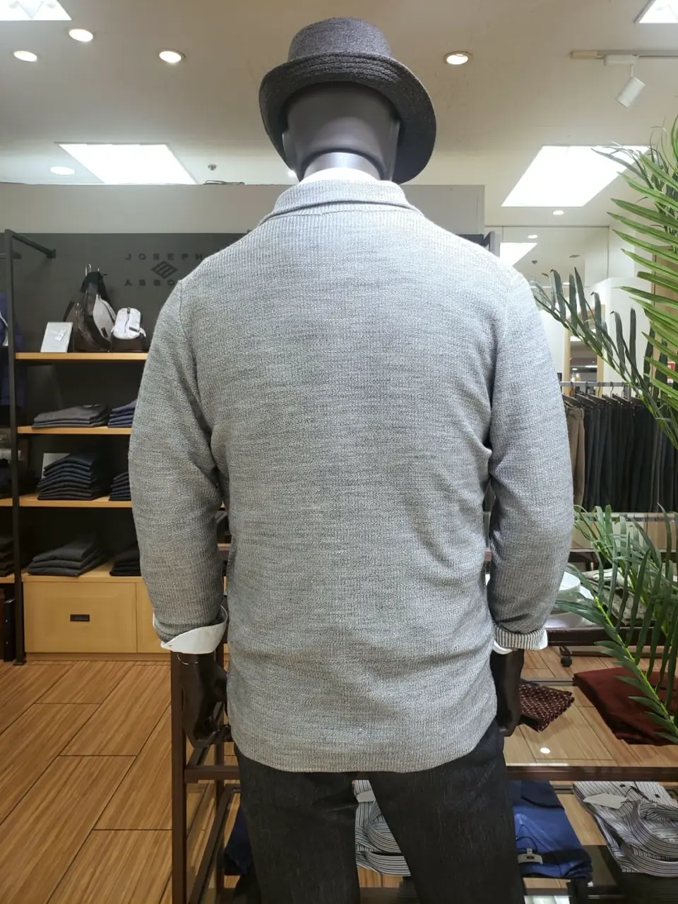 JOSEPH ABBOUD 中西 コーディネート画像