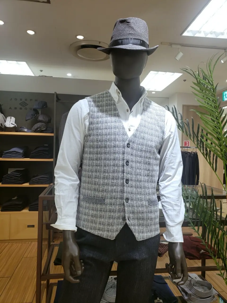 JOSEPH ABBOUD 中西 コーディネート画像