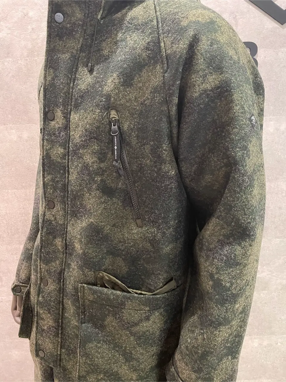 JOSEPH ABBOUD 東　 コーディネート画像