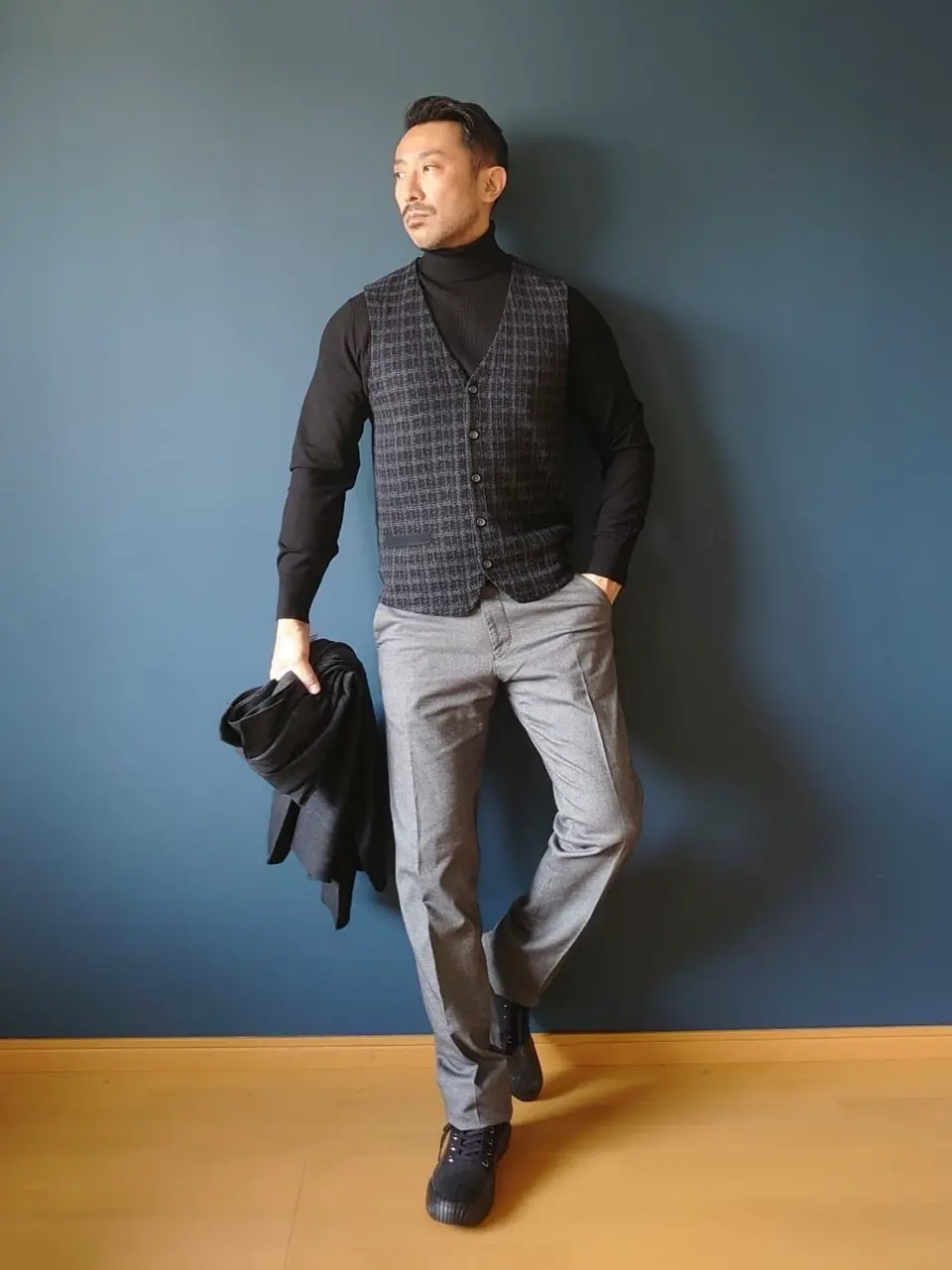 JOSEPH ABBOUD 安東 コーディネート画像