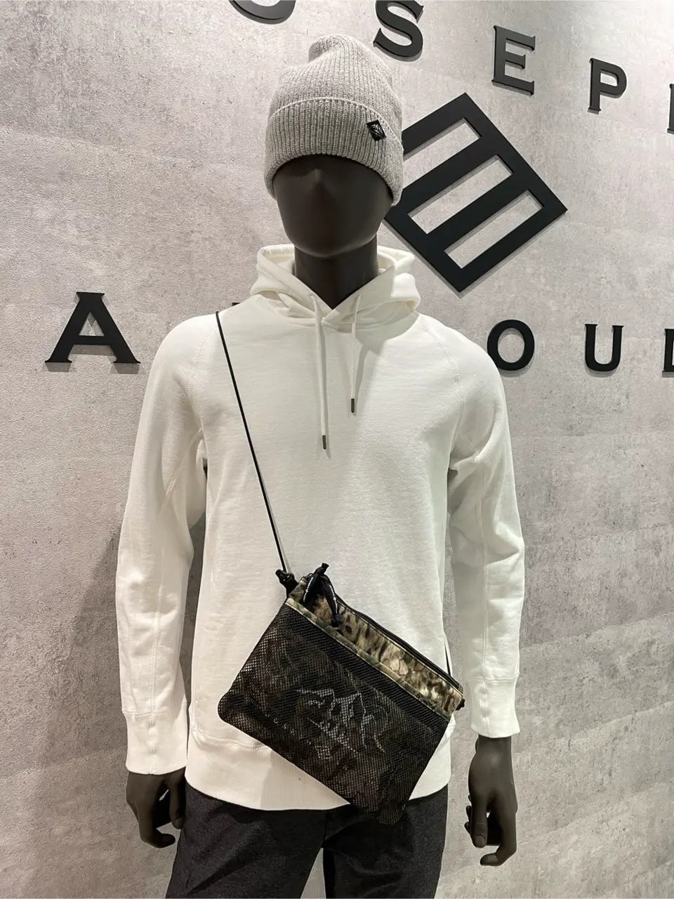 JOSEPH ABBOUD 東　 コーディネート画像