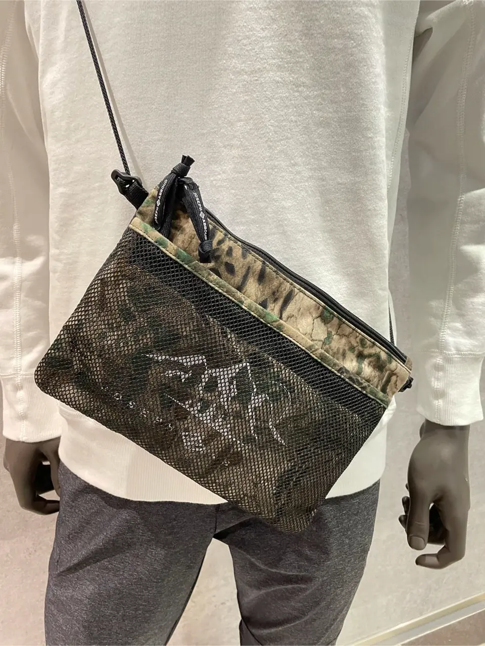 JOSEPH ABBOUD 東　 コーディネート画像