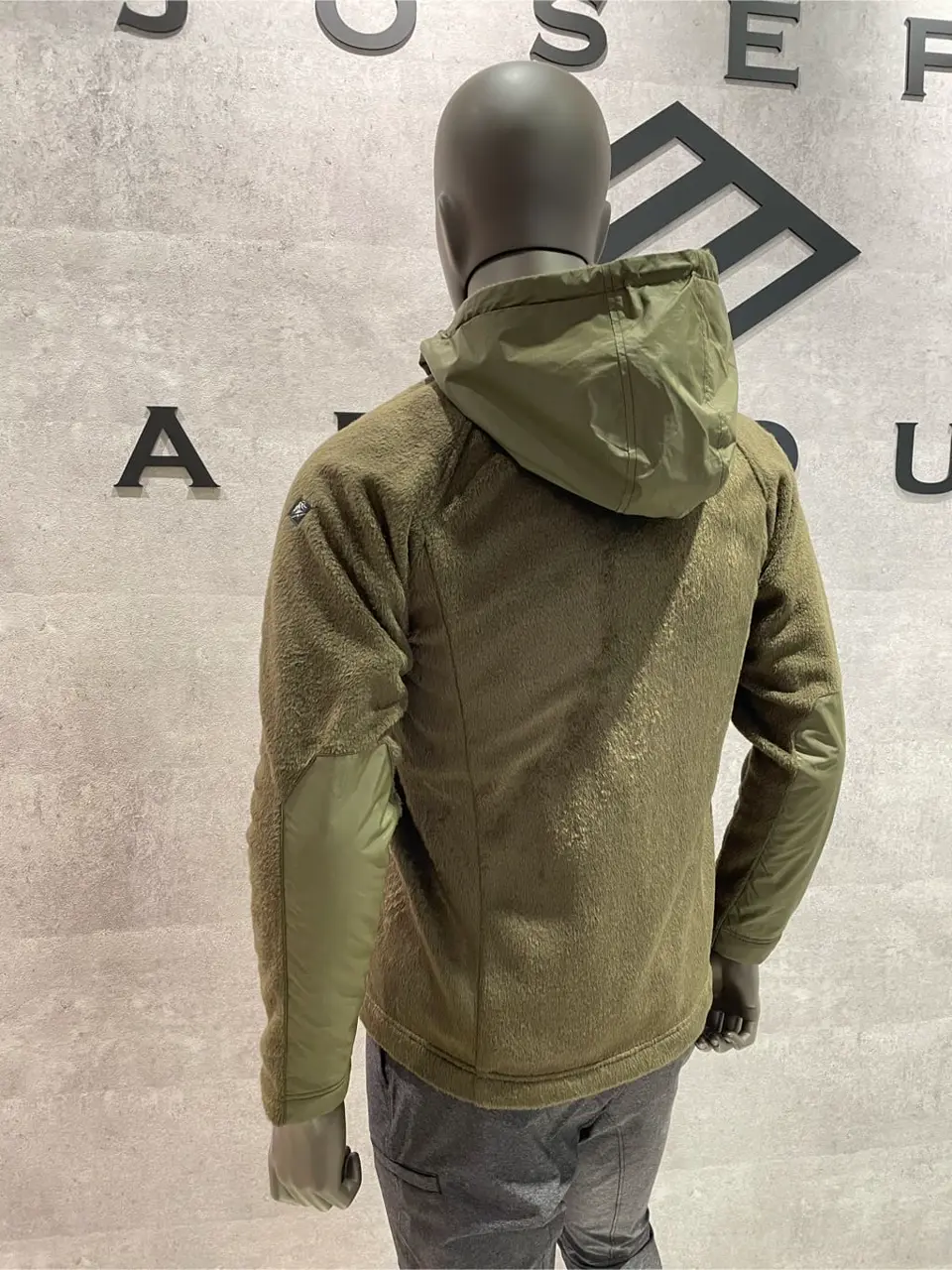 JOSEPH ABBOUD 東　 コーディネート画像