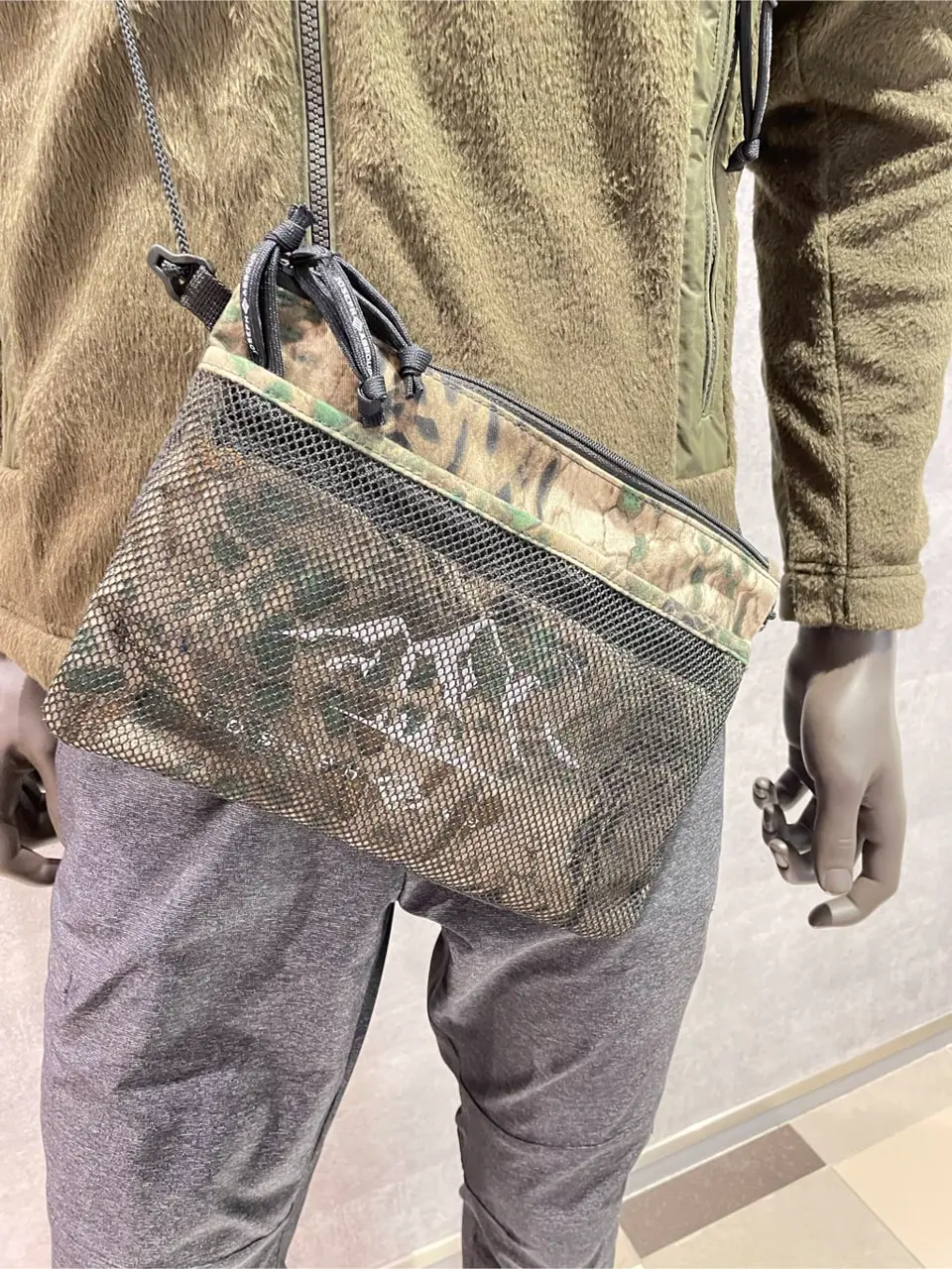 JOSEPH ABBOUD 東　 コーディネート画像