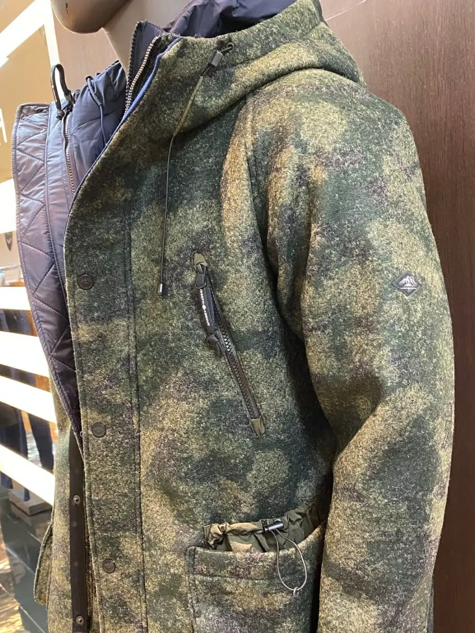 JOSEPH ABBOUD スタッフ コーディネート画像