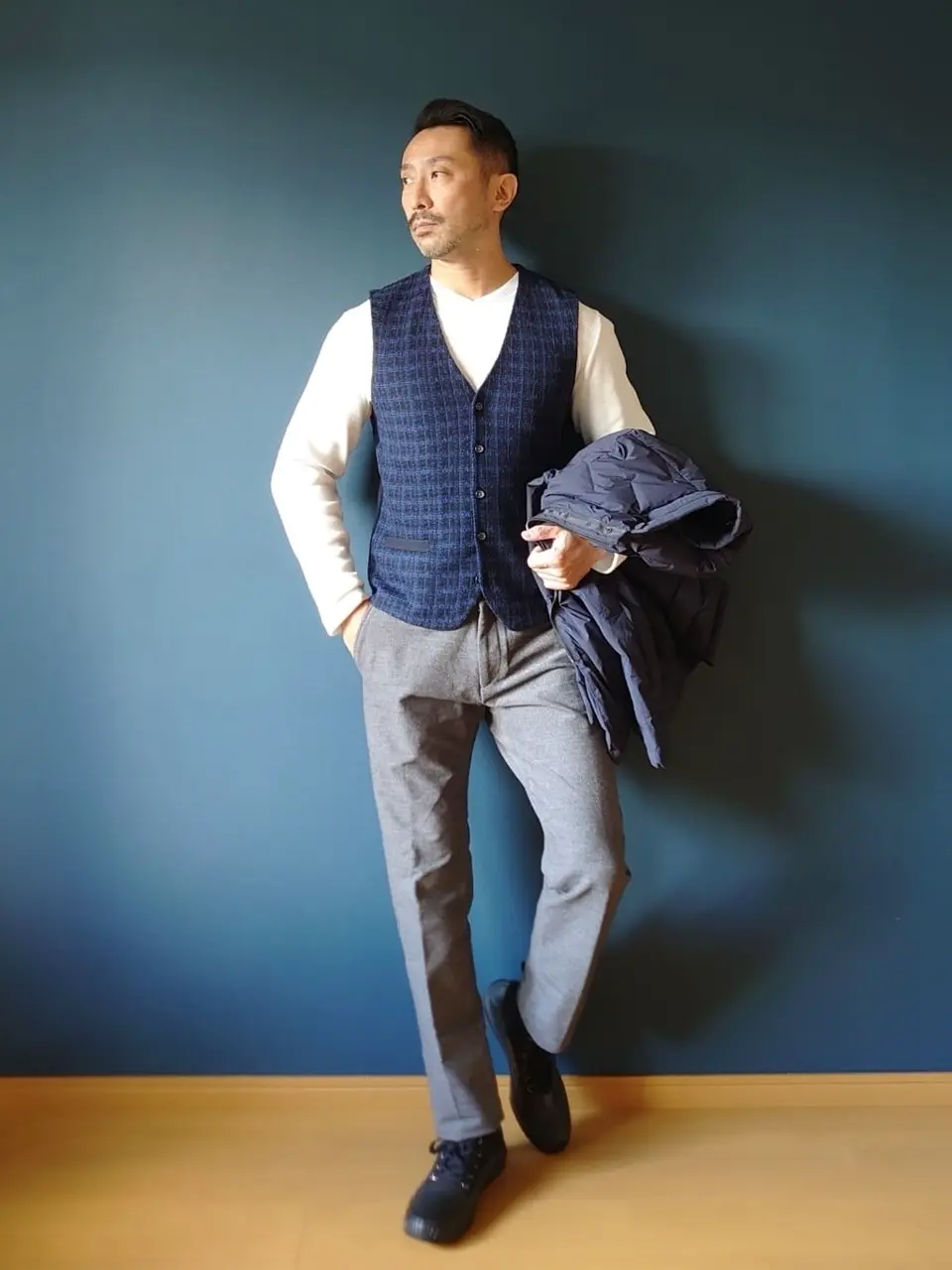 JOSEPH ABBOUD 安東 コーディネート画像