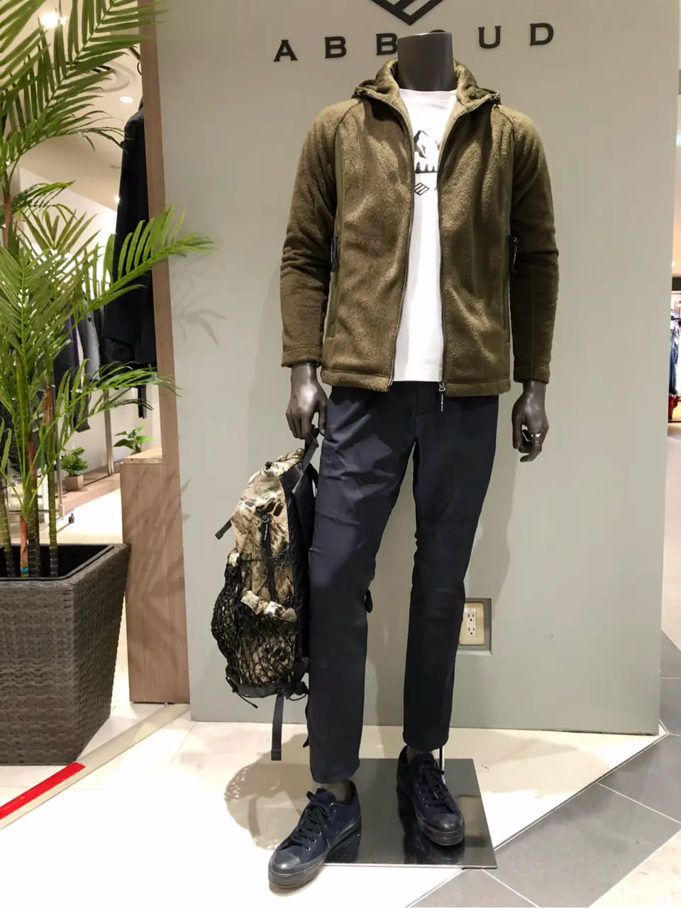 JOSEPH ABBOUD 川田 コーディネート画像