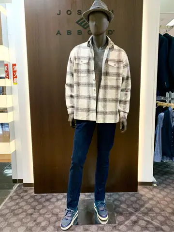 JOSEPH ABBOUD スタッフ コーディネート画像