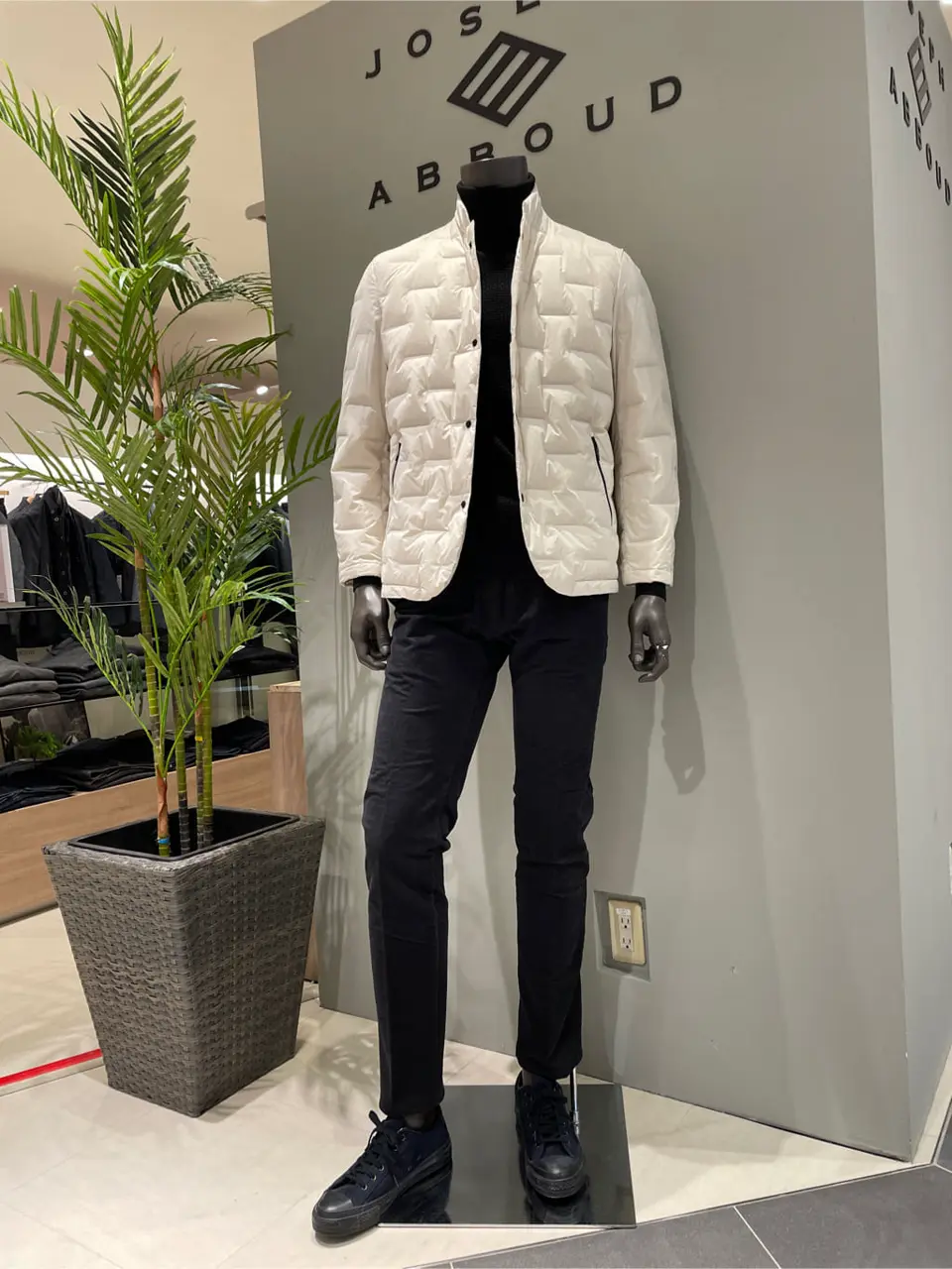 JOSEPH ABBOUD 伊津野 コーディネート画像