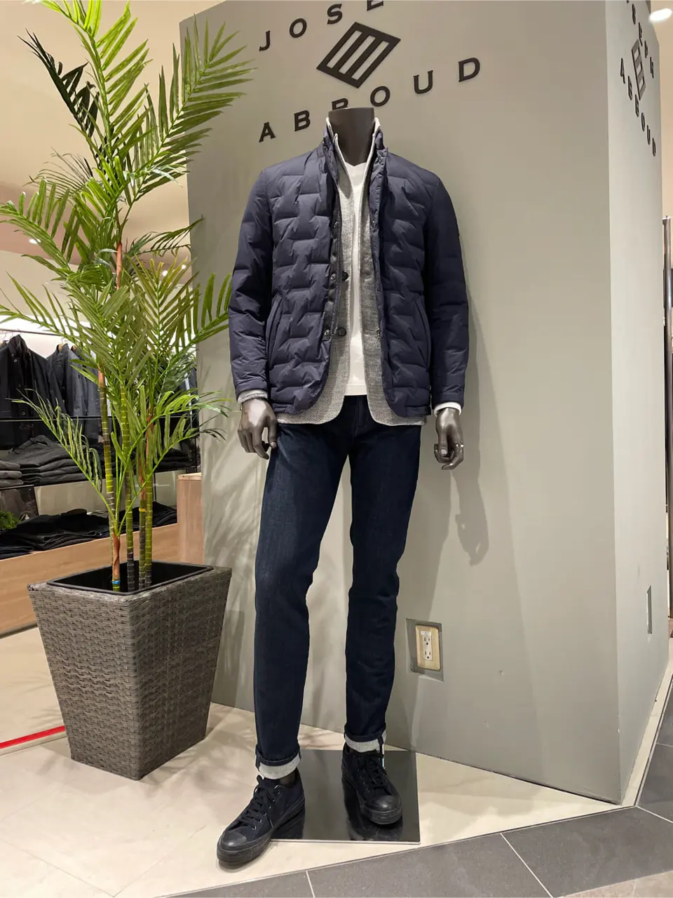 JOSEPH ABBOUD 伊津野 コーディネート画像