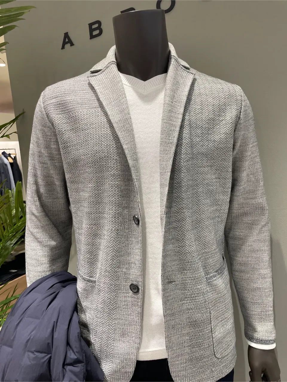 JOSEPH ABBOUD 伊津野 コーディネート画像