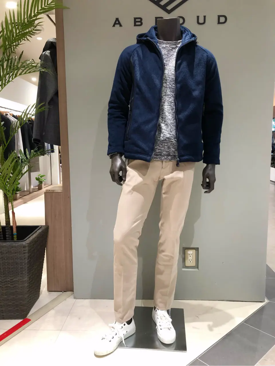 JOSEPH ABBOUD 川田 コーディネート画像