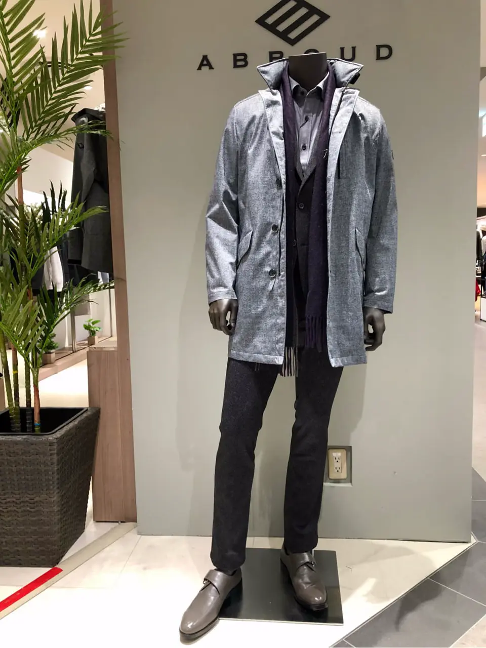 JOSEPH ABBOUD 川田 コーディネート画像