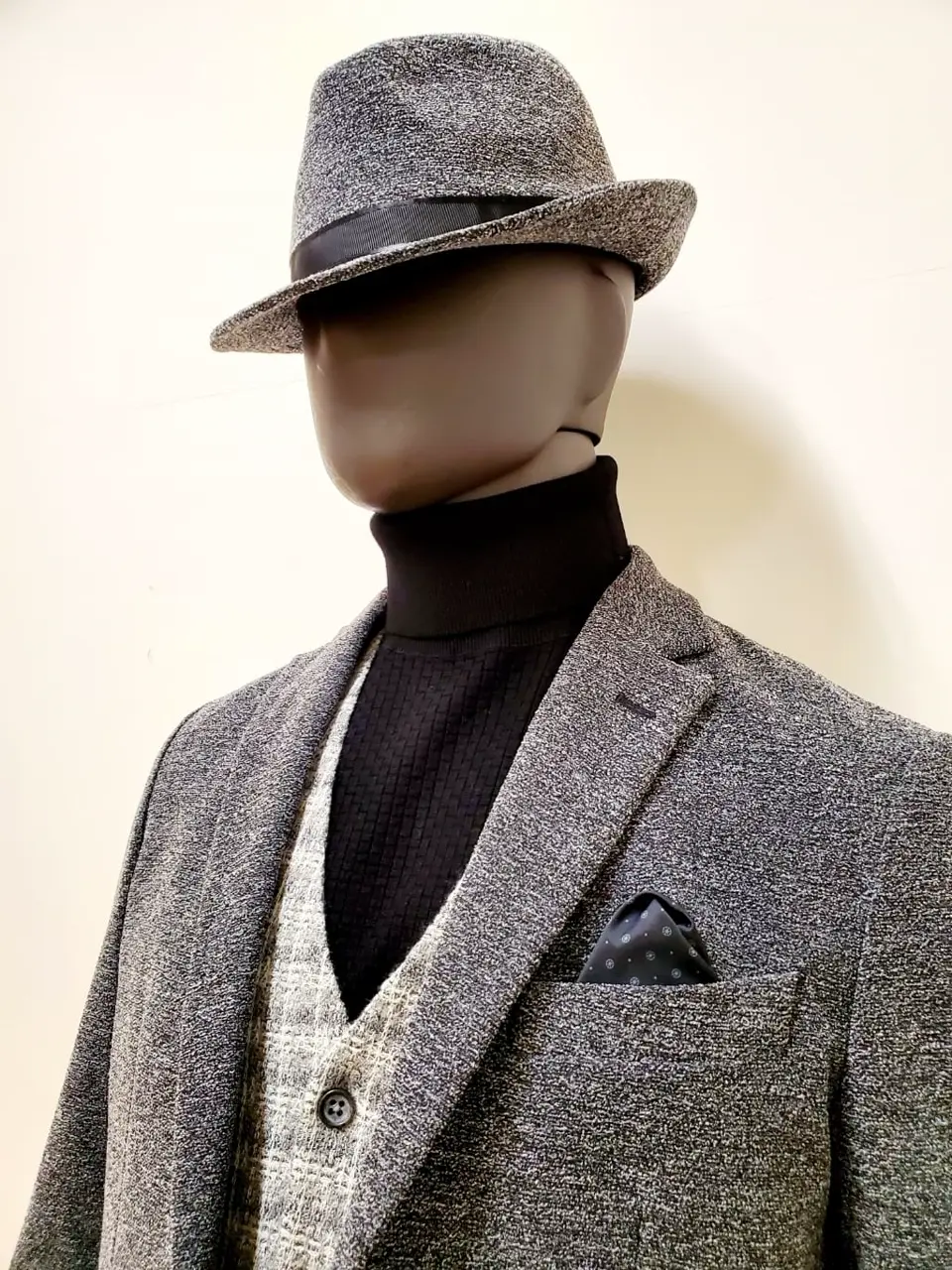 JOSEPH ABBOUD 亀井 コーディネート画像