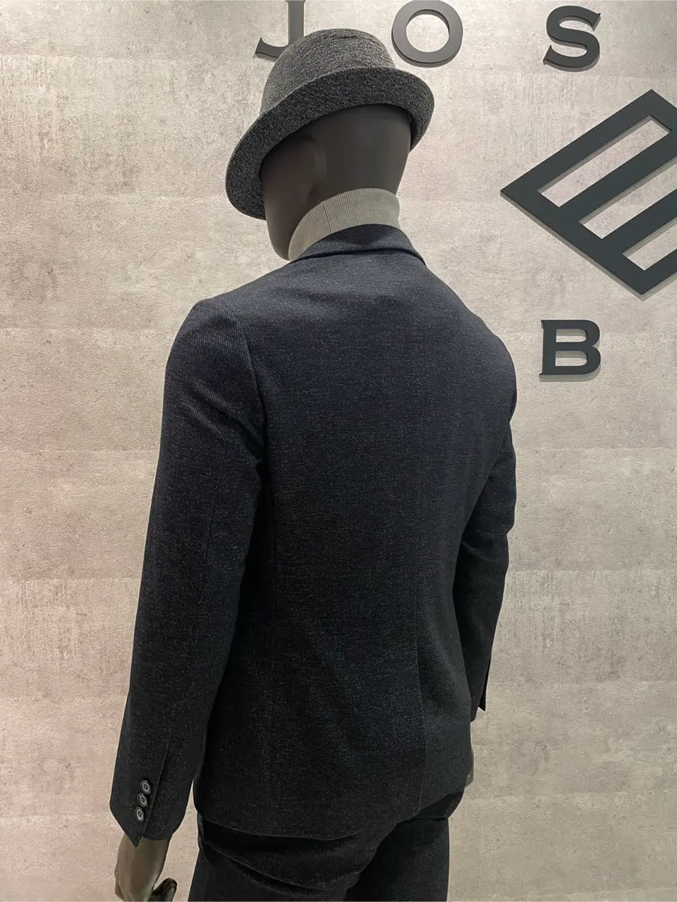 JOSEPH ABBOUD 東　 コーディネート画像