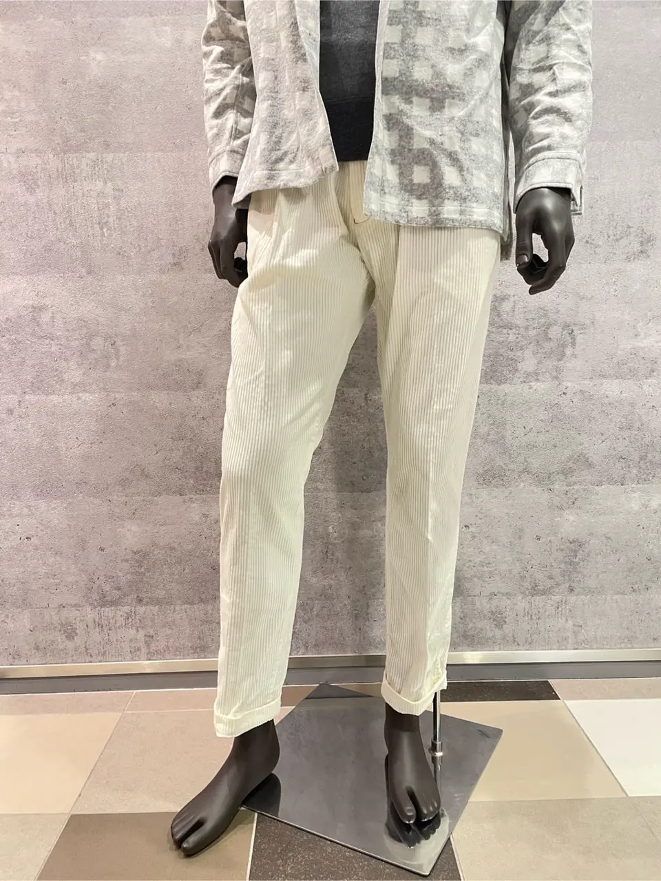 JOSEPH ABBOUD 東　 コーディネート画像