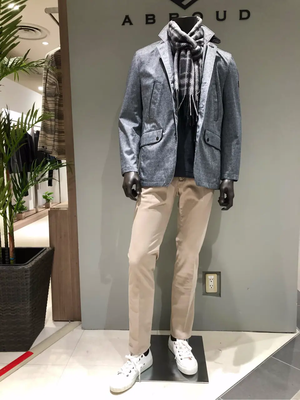 JOSEPH ABBOUD 川田 コーディネート画像