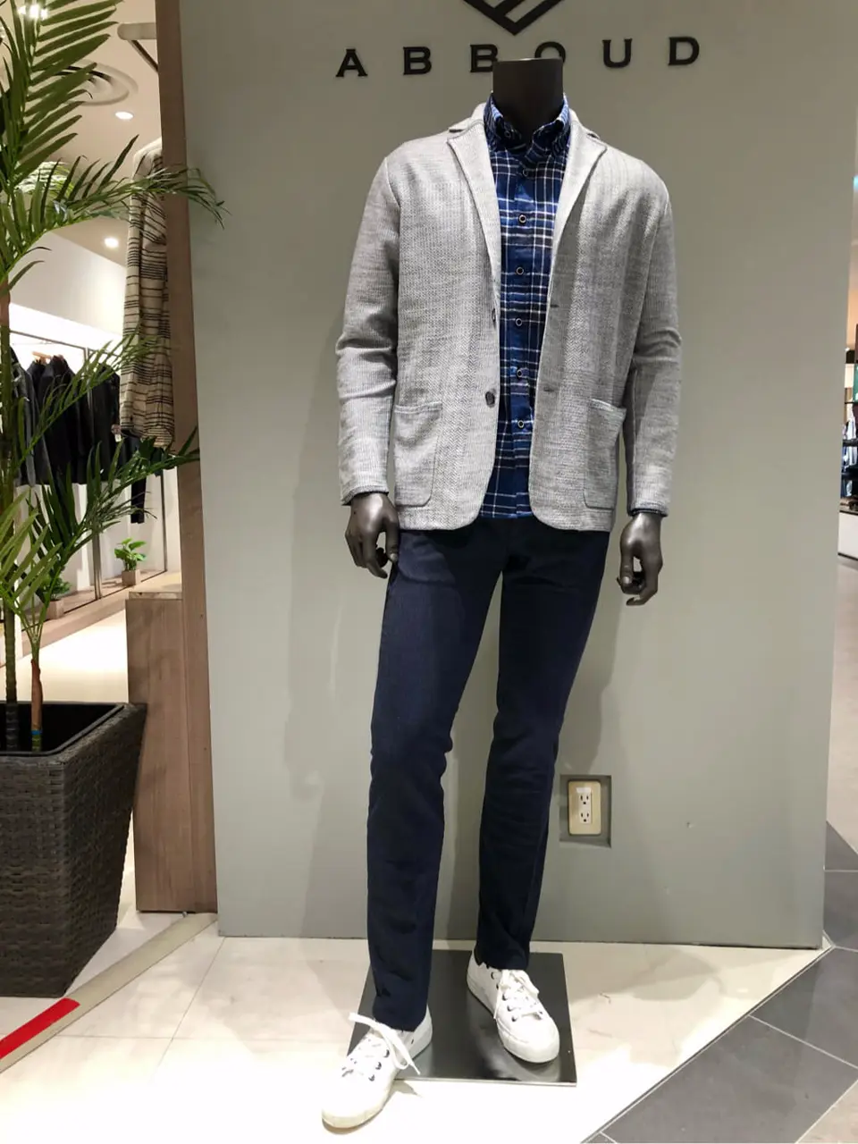 JOSEPH ABBOUD 川田 コーディネート画像